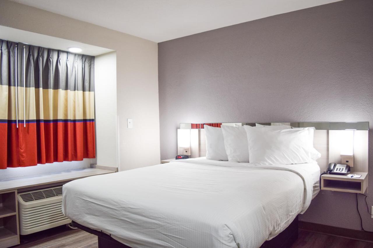 Travelers Inn And Suites Raleigh Ngoại thất bức ảnh